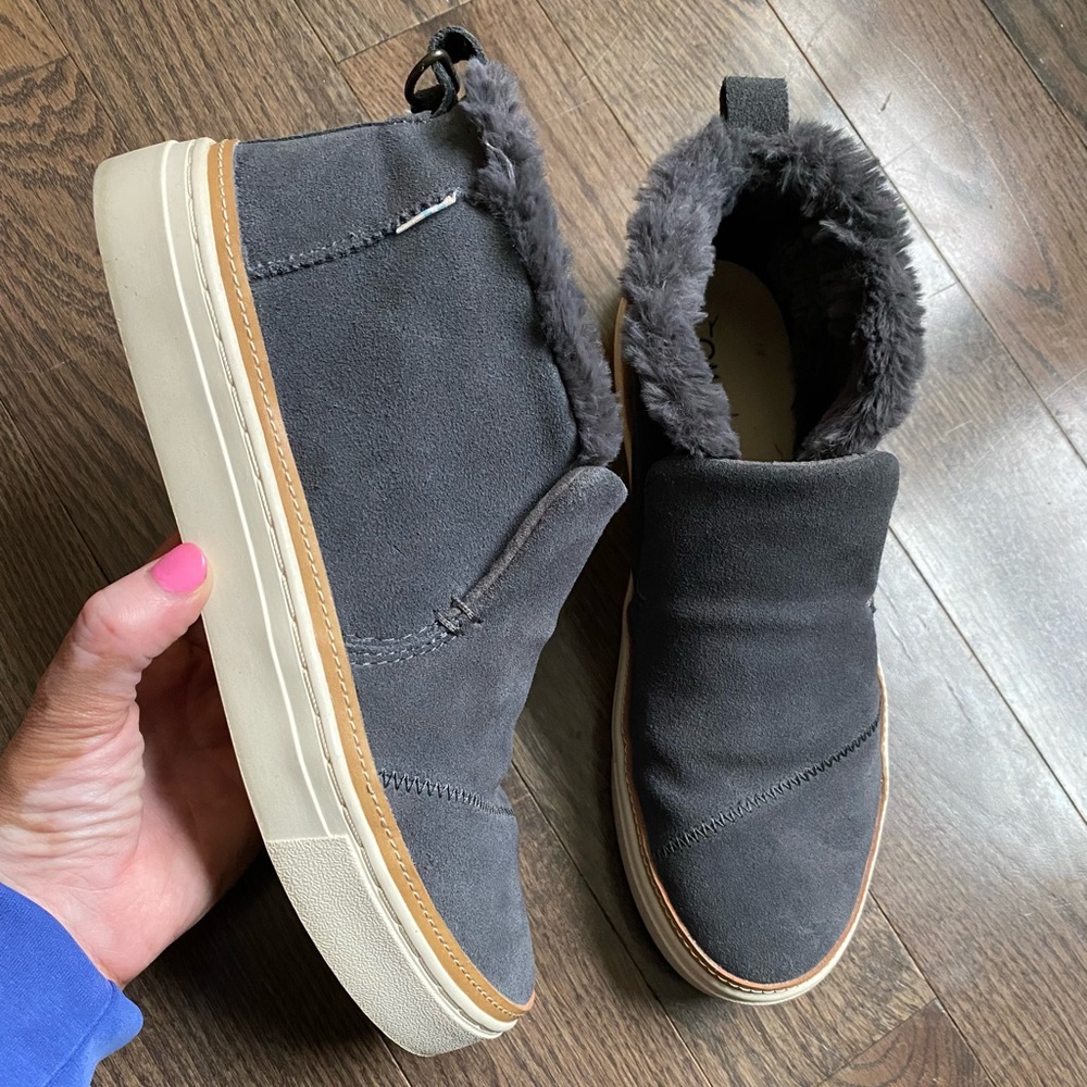 TOMS Paxton Water-Resistant Slip-On boots women’s size 7